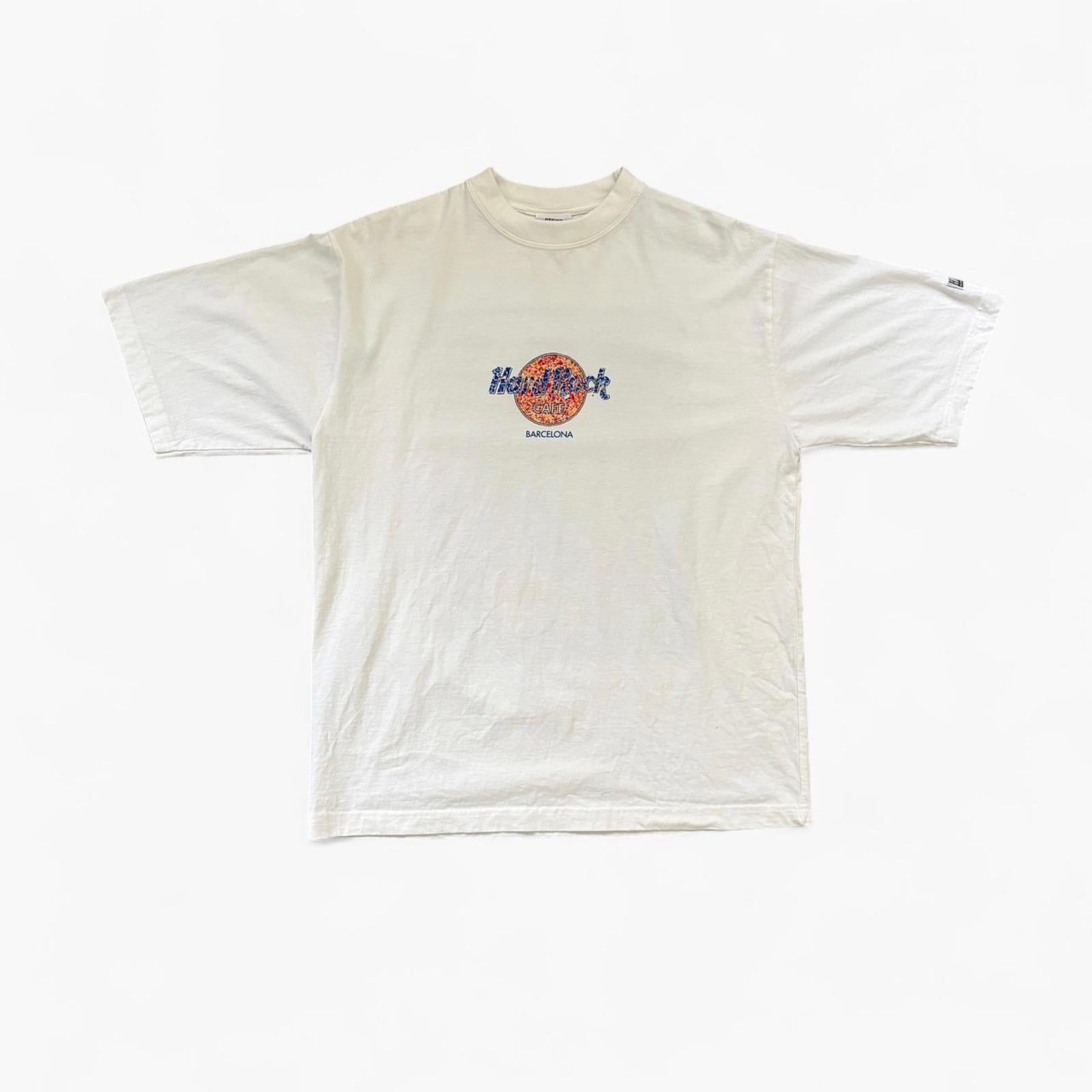Vintage 1990’s Hard Rock Cafe Barcelona Graphic T-Shirt